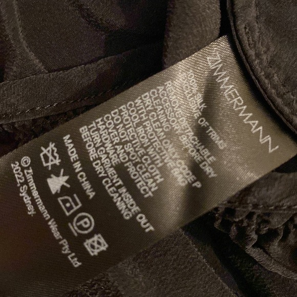 Zimmermann Silk Elegant Black Dress with pockets. Size 4 . Missing white flower - Picture 11 of 14